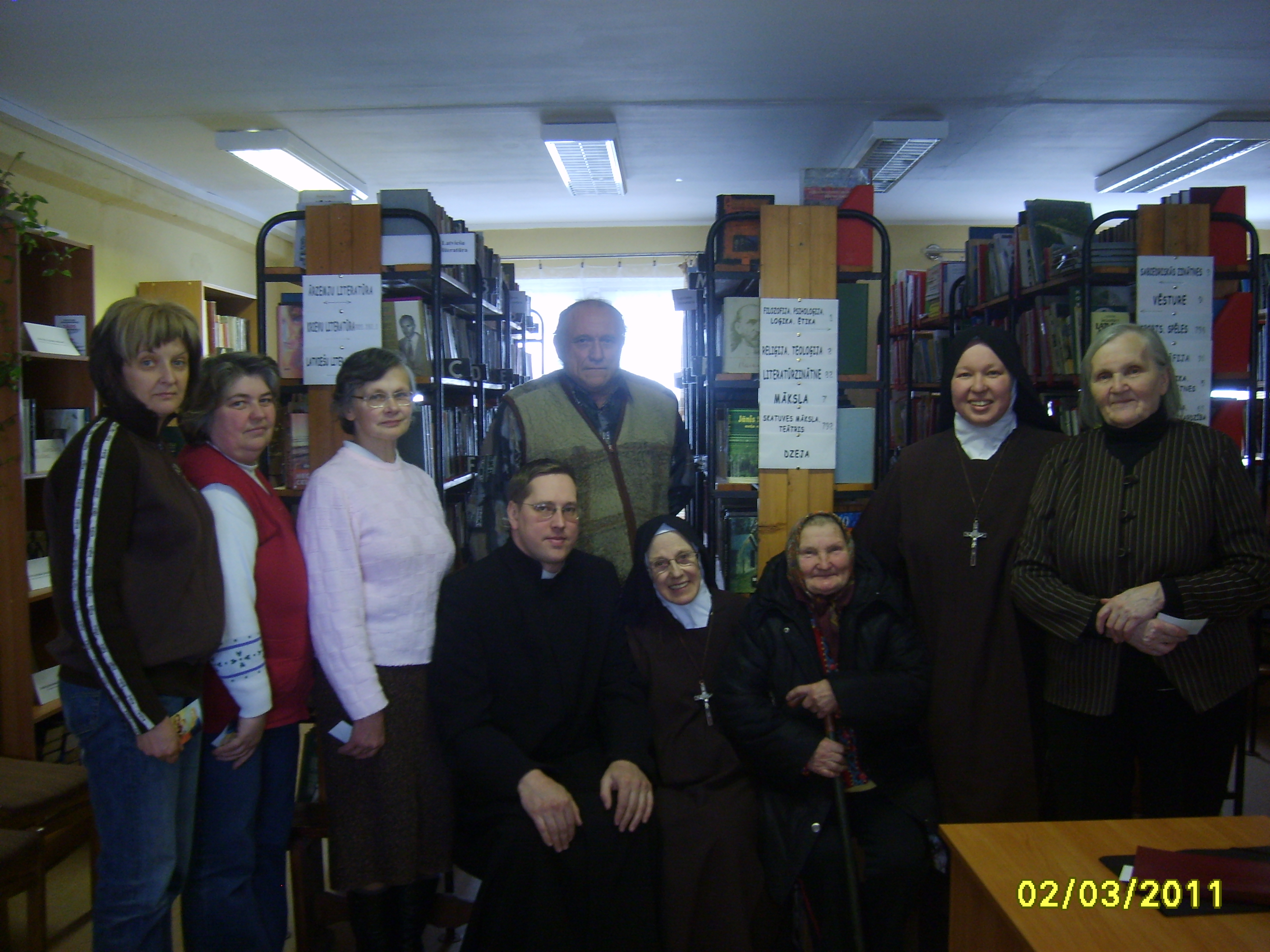 Tikšanās ar Sv. Ģimenes klostera māsām karmelītēm Konsuelu un Edīti.