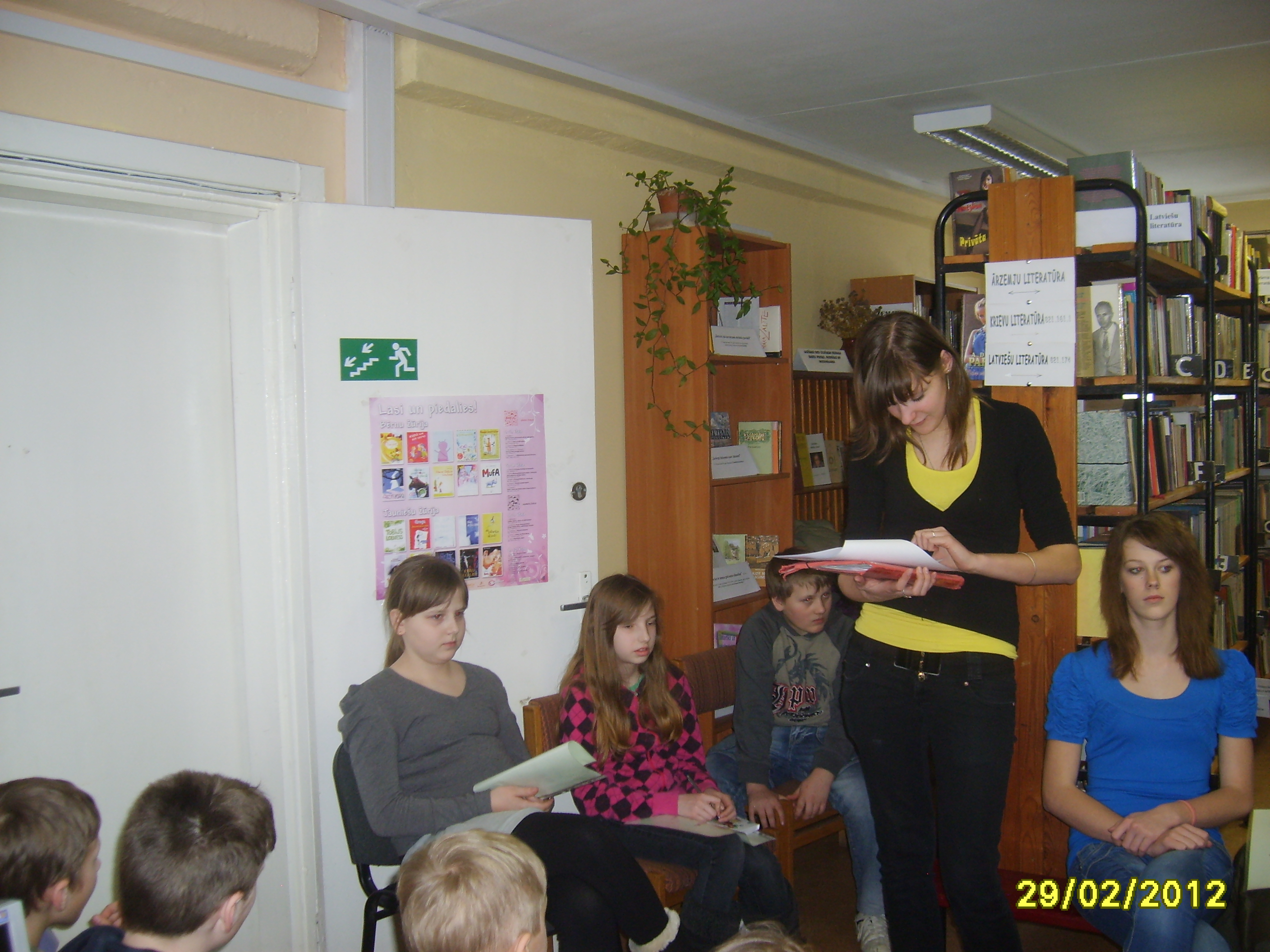 Bibliotēkā Bērnu/Jauniešu žūrijas - 2011 noslēguma pasākums.